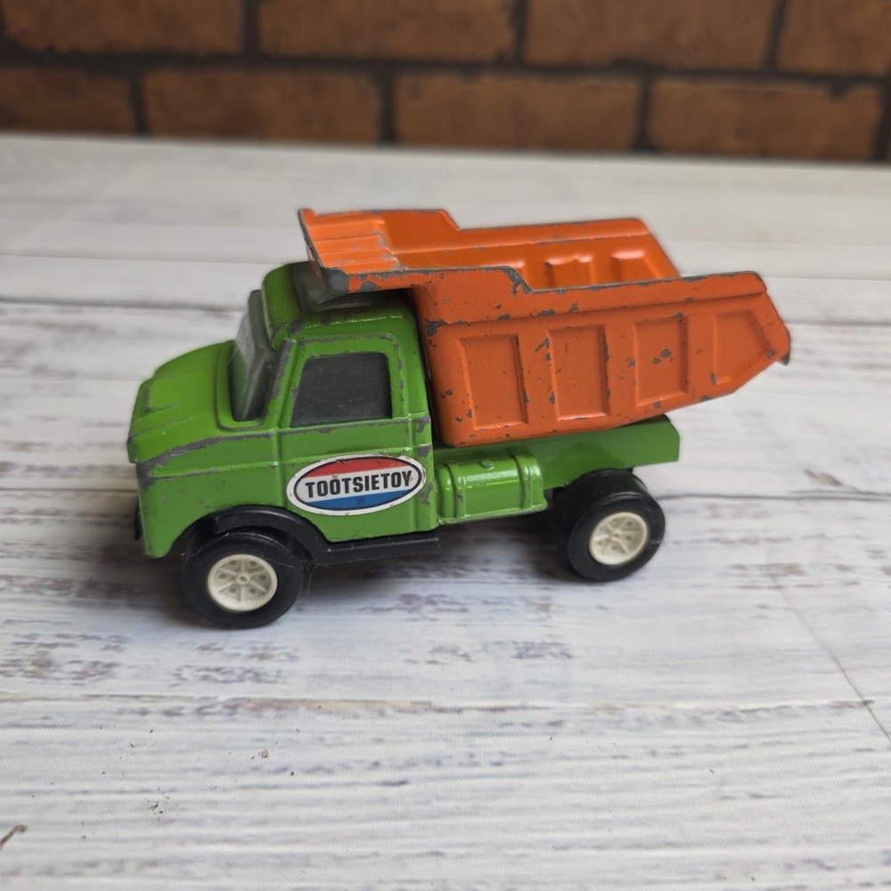 Vintage TootsieToy Die Cast Dump Truck Green & Orange 6"Long Made In The USA
